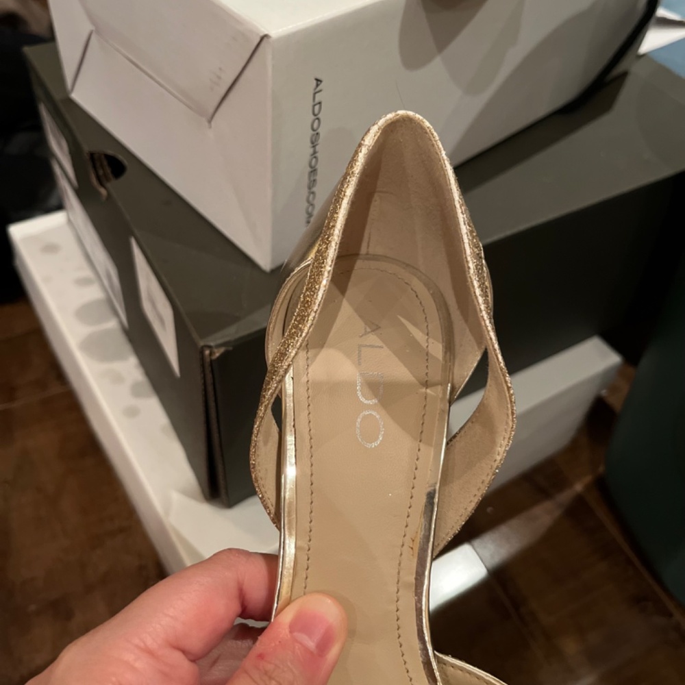 Aldo Gold Sequined Heels 🇨🇦🇨🇦🇨🇦 - Picture 8 of 9